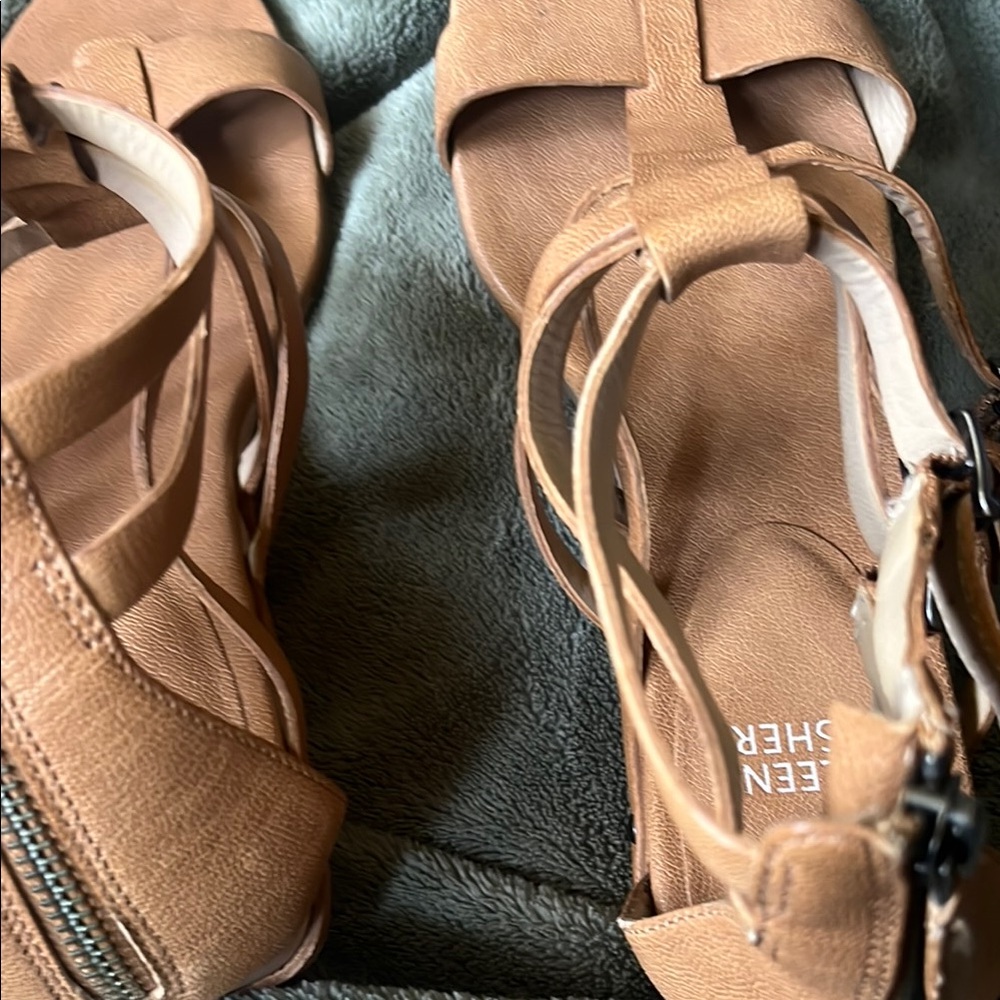 Eileen Fisher Tan Leather Sandals